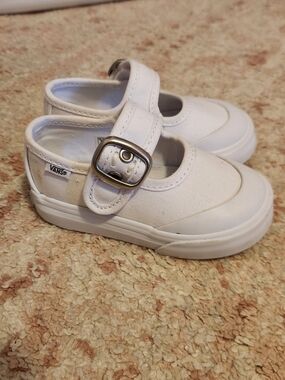 Vans Kids White Mary Jane Strap Sneakers